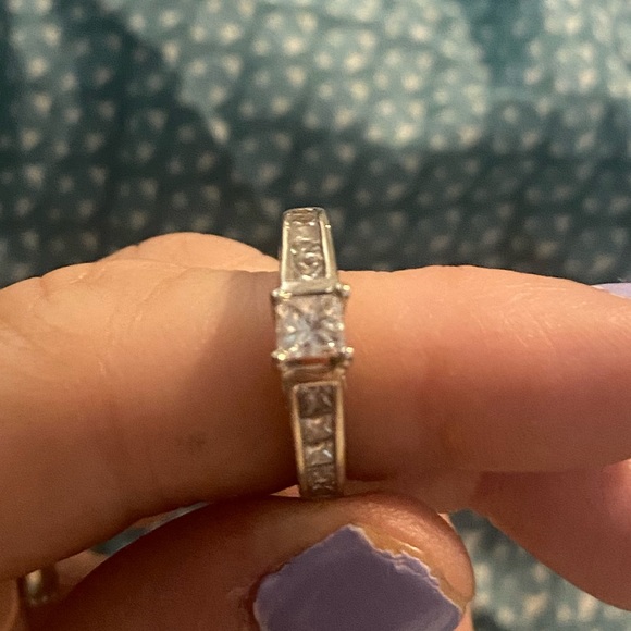 14k white gold diamond ring. Princess cut. Like new. Right at 1/2 carat. - Picture 1 of 6